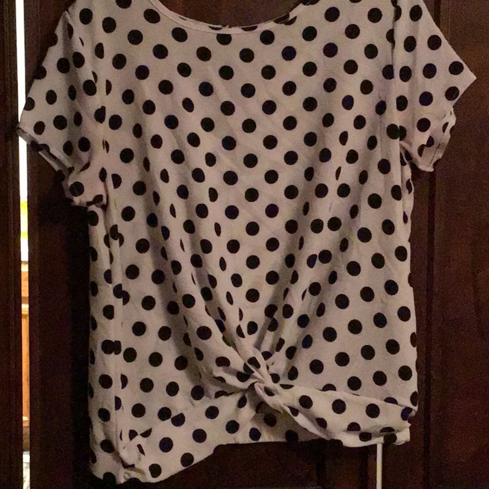 Cha Cha Vente Polka dot tunic top.